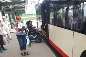 Kierowca nie chciał wpuścić niepełnosprawnego do autobusu