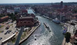 Kładka na Wyspę Spichrzów przypłynęła do Gdańska