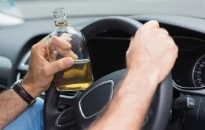 Ile wypadków spowodowali pijani kierowcy?