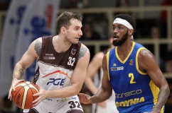 PGE Spójnia Stargard - Asseco Arka Gdynia 65:76. Trójki ustawiły mecz koszykarzy