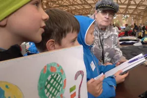 Czy dorośli znają tabliczkę mnożenia? Dzieci zrobiły im test