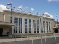 Zwiedź z przewodnikiem dworzec w Gdyni