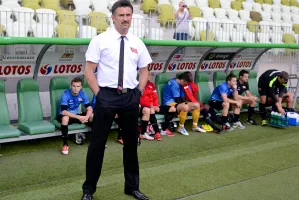 Arka Gdynia zmieni trenera przed derbami. Wojciech Stawowy za Jacka Zielińskiego?