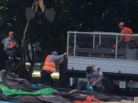 Spór o Park Rady Europy w Gdyni. Zniknęły śmietniki, pojawiły się śmieci
