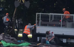 Spór o Park Rady Europy w Gdyni. Zniknęły śmietniki, pojawiły się śmieci