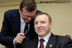 PiS pomoże swoim i powalczy z układem