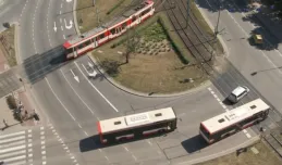 Kierowcy: uszkodzony przejazd tramwajowy potęguje korki