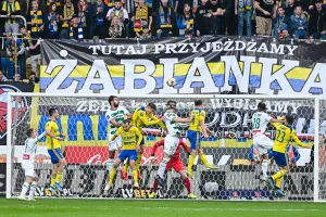 Arka Gdynia - Lechia Gdańsk 2:2 w derbach Trójmiasta. Gol w 100. minucie
