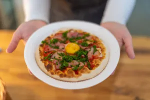 Nowe lokale: pizza, hot-dog i ciasta bez glutenu