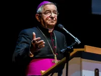 Arcybiskup Głódź gościem konferencji o godności człowieka