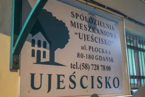 SM Ujeścisko. Mieszkańcy zgromadzili się pod siedzibą
