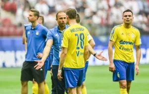 Arka Gdynia: 6 piłkarzy ma odejść, 3 przedłużyć umowy. Azer Busuladzić pożegnany