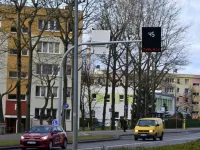 Gdynia: wyświetlacze zmniejszają prędkość przy przejściach