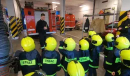Przedszkolaki odwiedziły gdyńskich strażaków