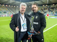 Arka Gdynia - Cracovia 0:1. Pavels Steinbors otrzymał puchar Ligowca Roku 2019
