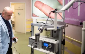Neurochirurdzy z Gdańska guzy mózgu operują w 3D