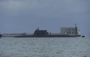 Niemiecki okręt podwodny w porcie w Gdyni