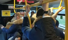 Pasażerowie żalą się na tłok w gdańskich autobusach