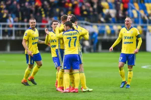 Arka Gdynia - ŁKS Łódź 1:1. Wygrana uciekła w doliczonym czasie