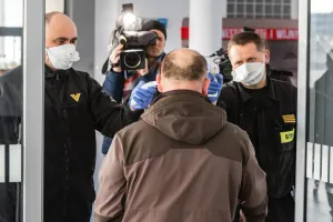 Pomiar temperatury i karty lokalizacji w bazach promowych