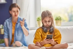 Kilka wspólnych dni w domu i pojawia się... konflikt. Jak go rozwiązać?