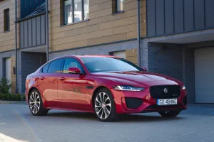 Jaguar XE został odświeżony. Co się zmieniło?