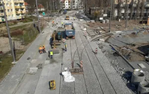 Budowa trasy tramwajowej na Stogach ma zakończyć się w maju. Czy się uda?