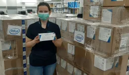 Intel przekazał szpitalom 200 tys. maseczek