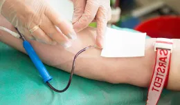 Krew ozdrowieńców pomoże w leczeniu COVID-19