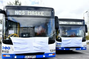 Na ulice Gdyni wyjechały autobusy w maseczkach