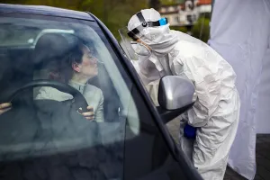 Nowy punkt pobrań COVID-19 drive-thru w Gdańsku