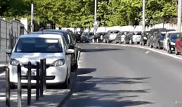 Zastawiają samochodami drogę do szpitala UCK