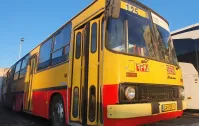 Gdynia: zabytkowy autobus Ikarus na linii 125, która kończy 60 lat
