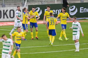 Arka Gdynia i Lechia Gdańsk z licencjami. Biało-zieloni zapłacą karę