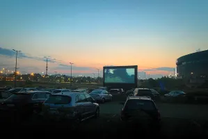 Kolejne kino samochodowe. Tym razem przy Ergo Arenie