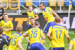 Arka Gdynia - ŁKS Łódź 3:2. W meczu spadkowiczów niepotrzebne emocje po przerwie