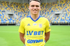 Arka Gdynia transfery. Szymon Drewniak przychodzi, trzech kolejnych odchodzi