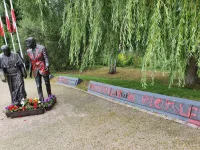 Pomnik Reagana w Gdańsku oblany farbą
