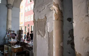 Zniszczona brama do serca Gdańska nie może doczekać się remontu
