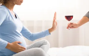 FAS. Czym grozi picie alkoholu w czasie ciąży?