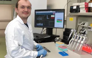 Naukowiec z Gdańska bada, jak infekcje wpływają na COVID-19