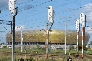 Ruszył remont torów do stadionu w Letnicy. Na peron trzeba poczekać