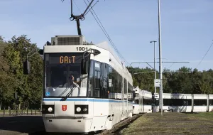 Księża zamordowani przez Niemców patronami tramwajów w malowaniu WMG