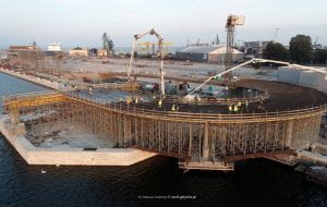 Port Gdynia. Rozbudowa ro-ro w planach i postępy prac przy terminalu promowym