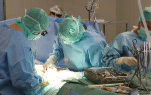 Lekarze z UCK przeszczepili płuca u 70-letniego pacjenta