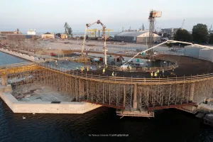 Port Gdynia. Rozbudowa ro-ro w planach i postępy prac przy terminalu promowym