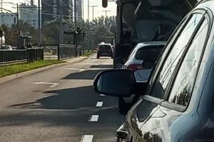 Narzekają na korki przez sygnalizację świetlną na ul. Marynarki Polskiej