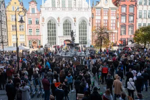 Protest kobiet i "Gastro Strajk" połączyły siły w Gdańsku