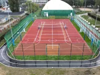 Nowe boisko w Oliwie. Tenis, sporty zespołowe i tor rolkarski
