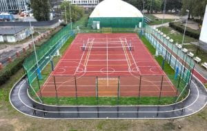 Nowe boisko w Oliwie. Tenis, sporty zespołowe i tor rolkarski